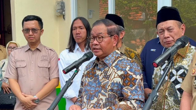 Gubernur DKI Jakarta Pramono Anung usai meresmikan Bedah Rumah di Kawasan Bekas Kebakaran di Jalan Bangka III, Pela Mampang, Mampang Prapatan, Jakarta Selatan, Selasa (21/7/2026). Foto: Nauval Pratama/kumparan