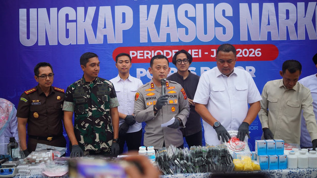 Polres Bogor membongkar modus baru peredaran narkotika liquid vape narkoba dan happy water. Foto: Dok. Polres Bogor