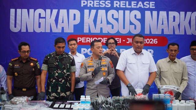 Polres Bogor membongkar modus baru peredaran narkotika liquid vape narkoba dan happy water. Foto: Dok. Polres Bogor