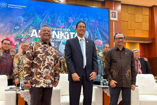 Konferensi Pers APBN KiTA bulan Juni 2026 di kantor pusat Kementerian Keuangan, Jakarta, Selasa (21/7/2026). Foto: Muhammad Fhandra Hardiyon/kumparan