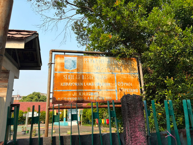 Kondisi SDN Kebayoran Lama Selatan 09/10 di kawasan Jakarta Selatan, Selasa (21/7/2026). Foto: Nauval Pratama/kumparan