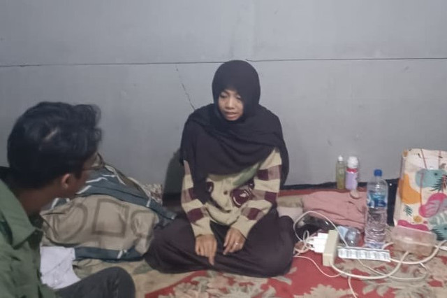 Meila Nurpadilah, wanita yang diduga diculik mantan pacarnya sudah kembali ke rumahnya di Cililin, Kabupaten Bandung, Selasa (21/7/2026). Foto: Abisatya Ramdhani/kumparan