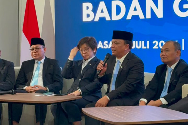 Konferensi Pers Badan Gizi Nasional (BGN) yang dipimpin oleh Wakil Kepala BGN sekaligus Juru Bicara Agustina Arumsari dan Wakil Kepala BGN Trenggono di Gedung BGN, Jakarta, Selasa (21/7/2026). Foto: Nauval Pratama/kumparan