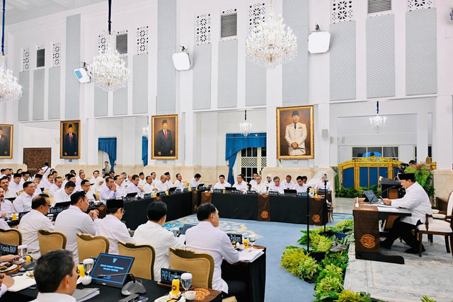 Presiden Prabowo Subianto memimpin Sidang Kabinet Paripurna di Istana Negara, Jakarta, Selasa (21/7/2026). Foto: Instagram/ @airlanggahartarto_official