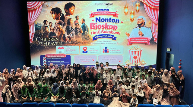 Nonton Bareng Film Children of Heaven versi Indonesia bersama anak-anak yatim di Sukabumi (Sumber: DT Peduli)