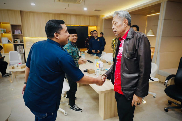 Wamensos Agus Jabo menerima audiensi pengurus Karang Taruna Kota Yogyakarta di kantor Kemensos, Selasa (21/7/2026). Foto: Kemensos RI