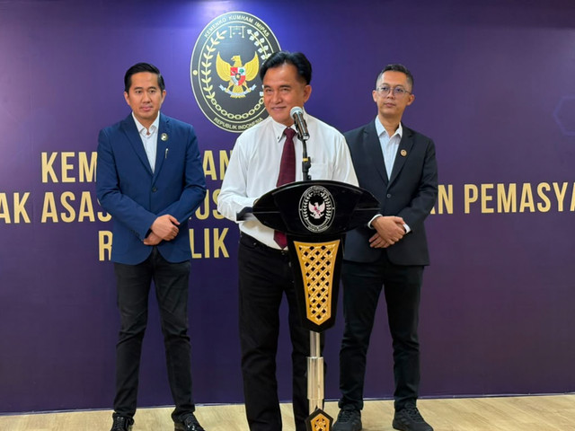 Menko Kumham Imipas Yusril Ihza Mahendra dalam konferensi pers mengenai Penangkapan WN Palestina Buronan Interpol dalam Kasus Pemboman di Kantor Kemenko Kumham Imipas, Jakarta, Rabu (22/7/2026). Foto: Nauval Pratama/kumparan