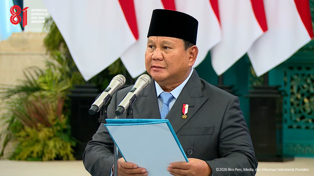Presiden Subianto melantik Kepala BGN dan Gubernur dan Wagub Universitas Republik Indonesia di Istana Negara, Jakarta, Rabu (22/7/2026). Foto: YouTube/ Sekretariat Presiden