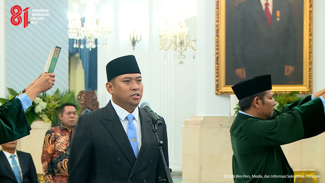 Presiden Subianto melantik Kepala BGN Sudaryono di Istana Negara, Jakarta, Rabu (22/7/2026). Foto: YouTube/ Sekretariat Presiden
