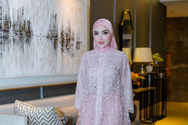 Ashanty mengenakan hijab. Foto: Instagram/@ashanty_ash