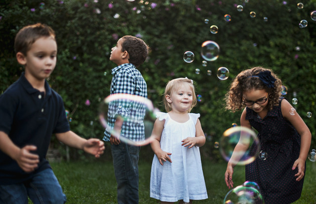 Ilustrasi Ucapan Selamat Hari Anak Nasional 2026, Unsplash/Katherine Hanlon