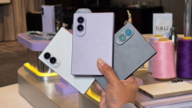 Samsung Galaxy Z Fold 8. Foto: Habib Allbi Ferdian/kumparan