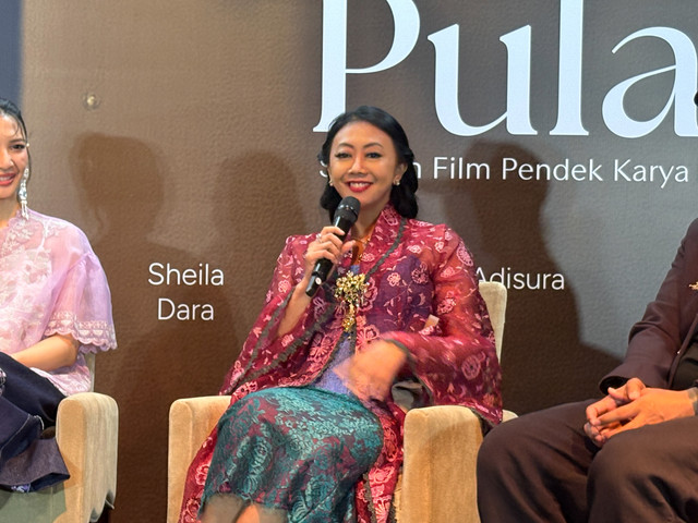 Asri Welas saat konferensi pers perilisan film pendek "Jalan Pulang" oleh Bakti Budaya Djarum Foundation di Plaza Indonesia, Jakarta. Foto: Salsha Okta Fairuz/kumparan