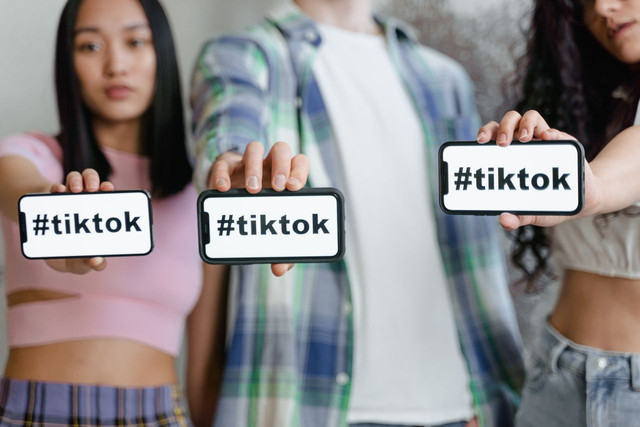 Ilustrasi membahas cara klaim bebas pajak di TikTok Shop atau Tokopedia. Foto: Pexels