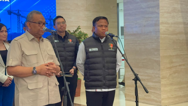 Kepala Desk Ketenagakerjaan Polri Brigjen Pol. Mohammad Irhamni saat konferensi pers Perselisihan Hubungan Industrial yang Terjadi di PT. AMOS INDAH INDONESIA di Bareskrim Polri, Jakarta Selatan, Kamis (23/7/2026). Foto: Nauval Pratama/kumparan