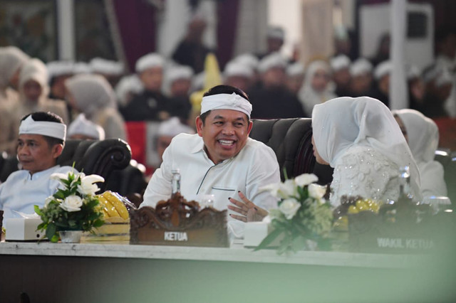 Gubernur Jawa Barat Dedi Mulyadi ajak seluruh elemen masyarakat untuk jaga kelestarian alam dan ekosistem serta perkuat karakter generasi muda dalam peringatan Hari Jadi Kabupaten Purwakarta, Senin (20/7/2026). Foto: Dok. Diskominfo Jabar