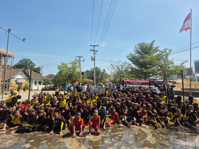Perayaan Hari Anak Nasional SDN Tugu Lor bersama KKNT Inovasi IPB University