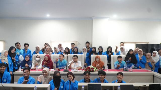 Wakil Rektor I Unismuh Titip Empat Amanah kepada 36 Mahasiswa Peserta KKN MAs