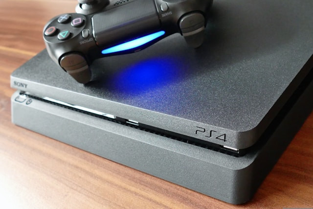 Ilustrasi harga PS4 bekas. Foto: Anthony/Unsplash