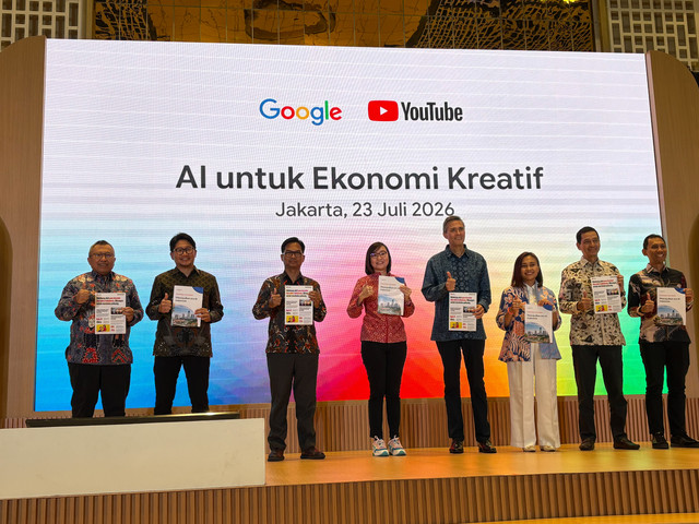 Wakil Menteri Ekonomi Kreatif dan Wakil Kepala Badan Ekonomi Kreatif Republik Indonesia, Irene Umar (tengah). Foto: Nur Pangesti/kumparan