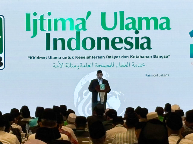 Plt. Ketua Dewan Syuro DPP PKB KH Manarul Hidayah membuka acara Ijtima' Ulama Indonesia di Jalan Asia Afrika, Tanah Abang, Jakarta, Kamis (23/7/2026). Foto: Nasywa Athifah/kumparan