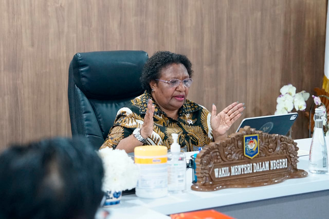Wamendagri Ribka Haluk saat memimpin Rapat Percepatan Penyaluran Dana Otsus Tahap II TA 2026 di Wilayah Papua di Kantor Kementerian Dalam Negeri (Kemendagri), Jakarta, Kamis (23/7/2026). Foto: Dok. Kemendagri