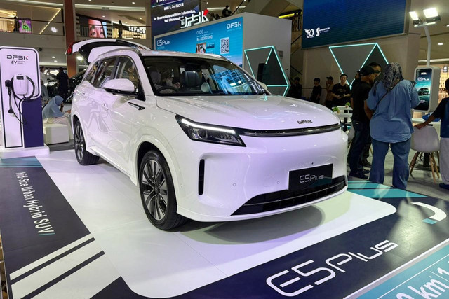 Mobil PHEV DFSK E5 Plus diperkenalkan di Indonesia, Selasa (23/6/2026). Foto: Sena Pratama/ KumparanOTO