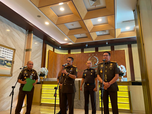 Jaksa Agung ST Burhanuddin resmi lantik Kuntadi jadi Jampidsus pengganti Febrie, Asep Nana Mulyana jadi Wakil Jaksa Agung di Kejaksaan Agung, Jakarta, Jumat (24/7/2026). Foto: Aditya Nugraha/kumparan