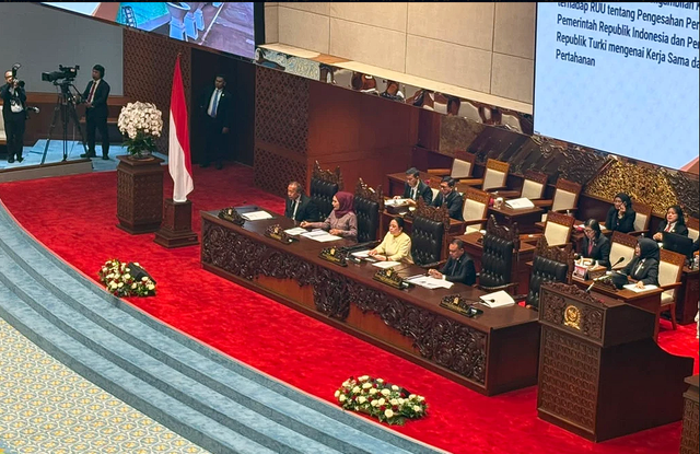 sumber: Kumparan https://kumparan.com/kumparanbisnis/dpr-setuju-ruu-pusat-finansial-internasional-indonesia-jadi-uu-27pVjmLU43N