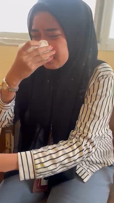 Yuli Nofita Sari (29) saat melaporkan Ketua DPRD Bone, Sulawesi Selatan, Andi Tenri Walinonong ke polisi soal dugaan penganiayaan. Foto: Dok. Istimewa