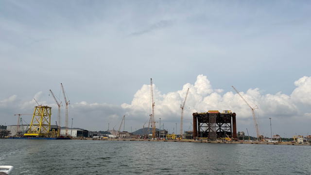 FPSO Kutei North Hub mulai dibangun oleh PT Saipem Indonesia di Pulau Karimun, Kepulauan Riau, Kamis (23/7/2026). Foto: Fariza/kumparan