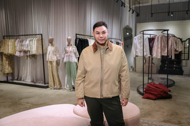 Fashion Designer, Ivan Gunawan, berpose usai diwawancara oleh kumparan di Jakarta, Kamis (23/7). Foto: Jamal Ramadhan/kumparan