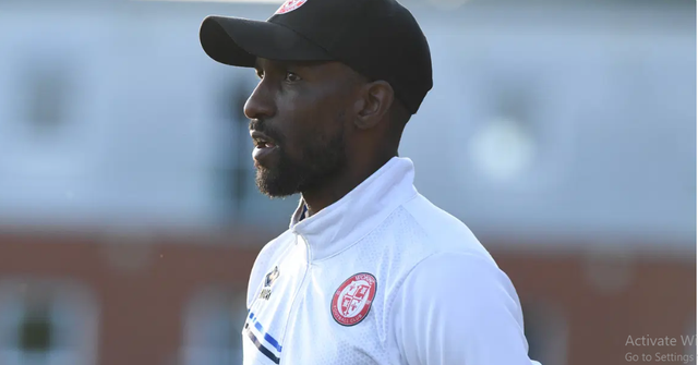 Jermain Defoe sebagai pelatih Woking FC. Foto: Dok. Woking FC