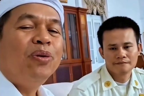 Gubernur Jawa Barat Dedi Mulyadi bertemu dengan sekuriti yang viral di Bundaran HI, Jakarta. Foto: Instagram/@dedimulyadi71