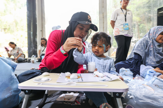 Keseruan Imaji Ceria Cussons Kids "Misi Basmi Kuman" pada kumparanMOM Festival Hari Anak 2026 di Ex Taman Anggrek, GBK, Jakarta, Sabtu (25/7/2026). Foto: kumparan