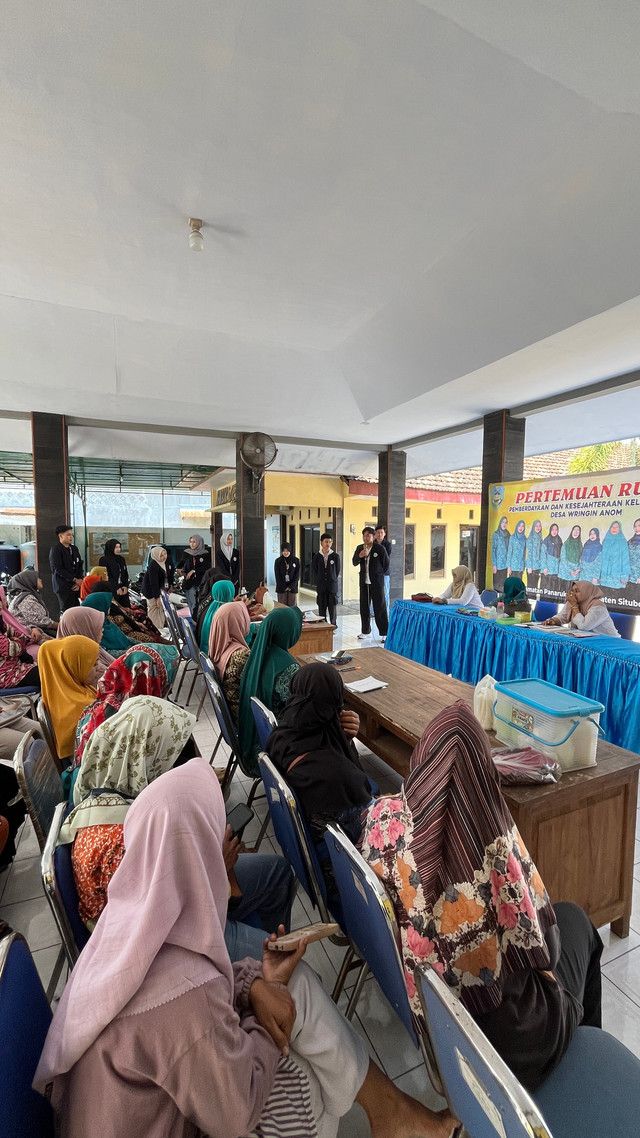 Mahasiswa UMBBM Wringinanom Sulap Limbah Sekam Padi Jadi Briket Bernilai Ekonomi