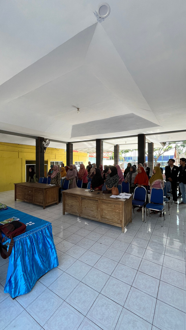 Mahasiswa UMBBM Wringinanom Sulap Limbah Sekam Padi Jadi Briket Bernilai Ekonomi (1)