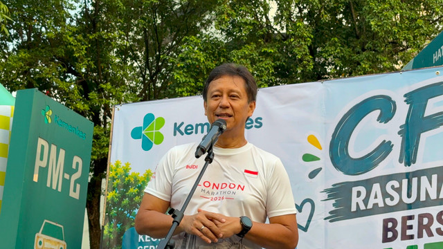Menteri Kesehatan Budi Gunadi Sadikin usai meninjau Car Free Day (CFD) atau Hari Bebas Kendaraan Bermotor (HBKB) di kawasan Rasuna Said, Jakarta Selatan, Minggu (26/7/2026). Foto: Nauval Pratama/kumparan