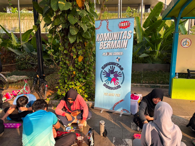 Momen serunya warga bermain permainan tradisional di kawasan CFD Rasuna Said, Jakarta Selatan, Minggu (26/7/2026). Foto: Nauval Pratama/kumparan