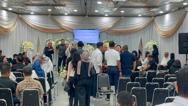 Suasana rumah duka Troy Harold Yohanes Pantouw Juru Bicara Otorita IKN di RSPAD, Jakarta Pusat, Minggu (26/7/2026). Foto: Rayyan Farhansyah/kumparan