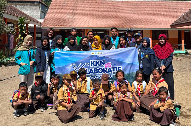 Mahasiswa KKN Kolaboratif #5 Dukung Pembinaan Ekstrakurikuler SDN 02 Rowosari