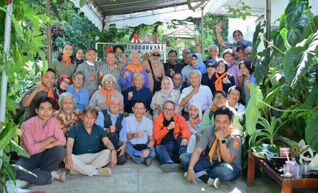 Para pemburu tua, pelatih, dan generasi muda Wanadri menghadiri acara syukuran ultah ke-85 Harrie Hardiman Soebari, Sabtu (25/7/2026)/Dokumentasi Wanadri
