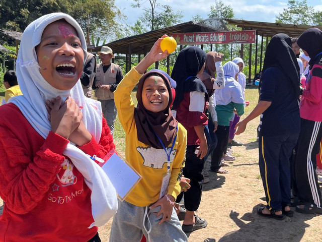 Kebahagiaan dan Keceriaan Anak-anak yatim yang Berwisata ke Argotelo Kota Salatiga bersama DT Peduli Jateng (Sumber: DT Peduli)