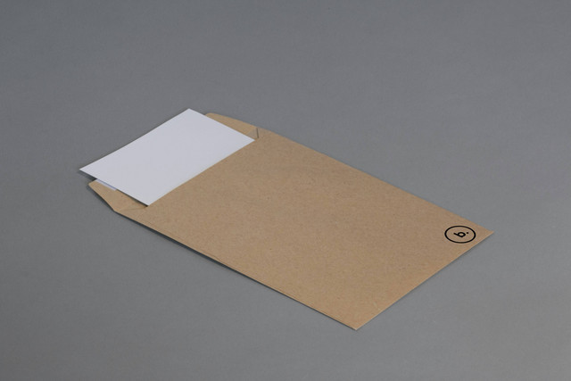 Ilustrasi Contoh Surat Permohonan Dana 17 Agustus. Foto: Unsplash/Brando-Makes-Branding