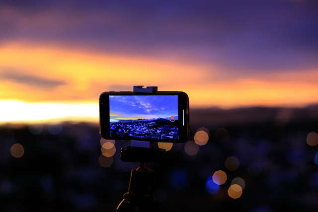 Ilustrasi HP terbaru yang ada kamera 0.5. Foto: Unsplash