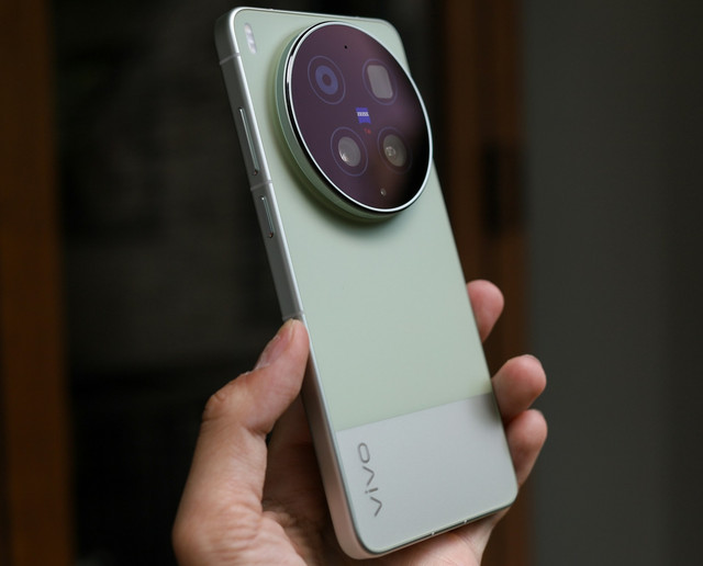 Ilustrasi HP vivo yang ada kamera 0.5 harga 1 jutaan. Foto: Unsplash