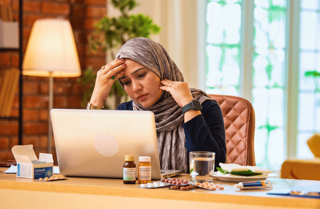 Ilustrasi Perempuan Pekerja Disabilitas Tak Tampak. Dok: unsplash