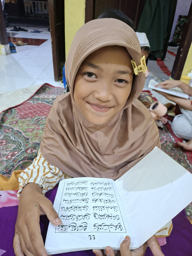 Foto Kegiatan Mengaji di Posko KKN 50 UINSA