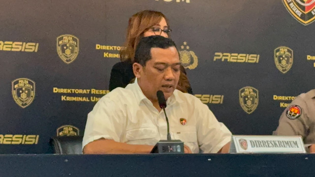Dirkrimum Polda Metro Jaya Kombes Pol Iman Imanuddin saat konferensi pers sindikan Buzzer di Polda Metro, Senin (27/7/2026). Foto: Rayyan Farhansyah/kumparan