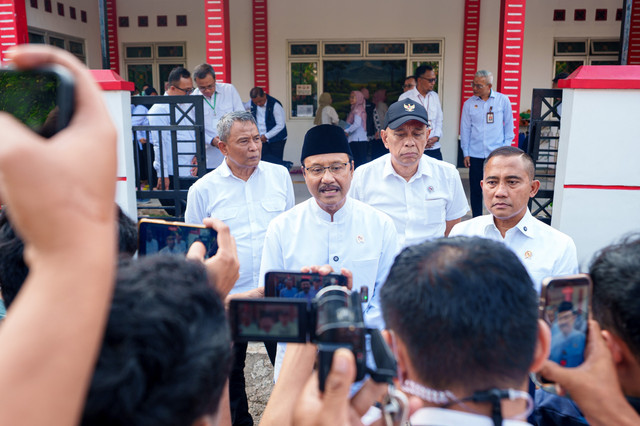 Menteri Sosial Saifullah Yusuf dan Wakil Menteri Sosial Agus Jabo Priyono bertemu Kepala Badan Nasional Penanggulangan Terorisme (BNPT) RI Komjen Pol. (Purn.) Eddy Hartono di Sentra Handayani, Jakarta Timur, Senin (27/7/2026). Foto: Kemensos RI